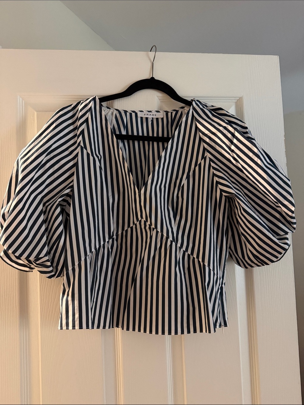 Frame Denim Blue & White Striped V-Neck Puff Sleeve Top